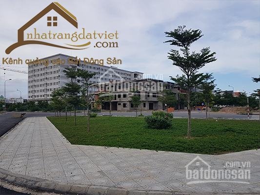 Bán lô góc 2 mặt tiền, vị trí đẹp. Giá bán hấp dẫn LH:0905205577.