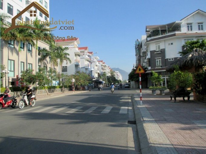 Bán lô đất thổ cư 85m2 cách đường 19/5 nha trang chỉ 50m