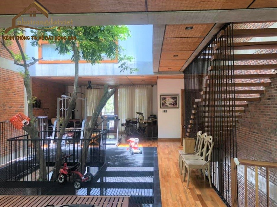 Bán nhà kiến trúc đẹp Khu Đô Thị Lê Hồng Phong II.