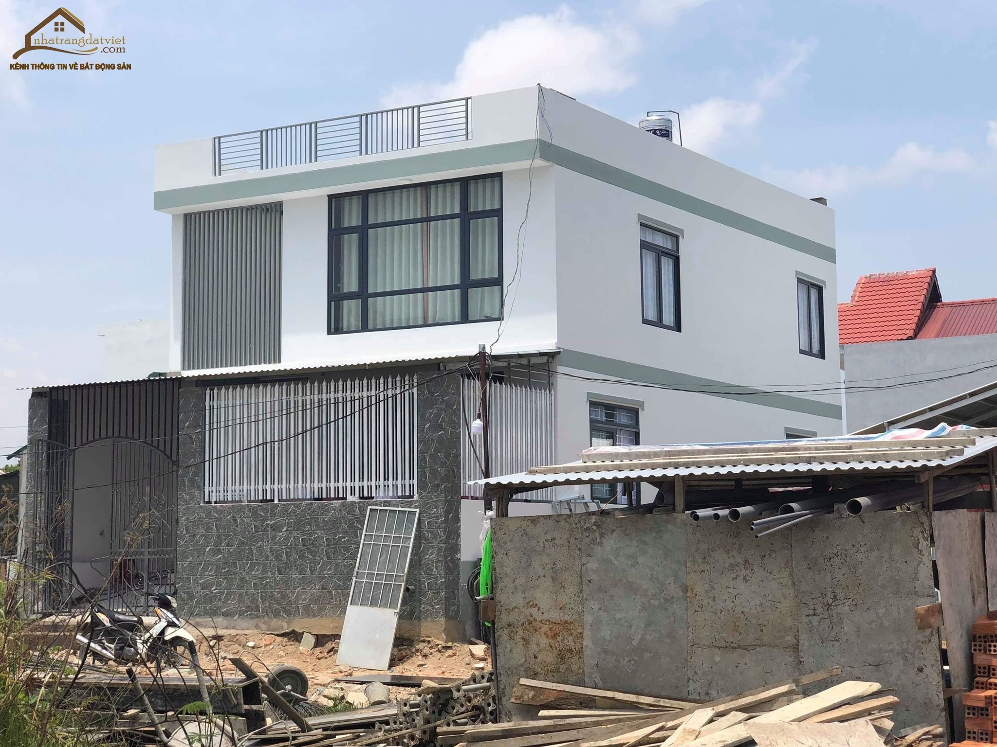 Cần bán nhà mới xây xã Vĩnh Thạnh