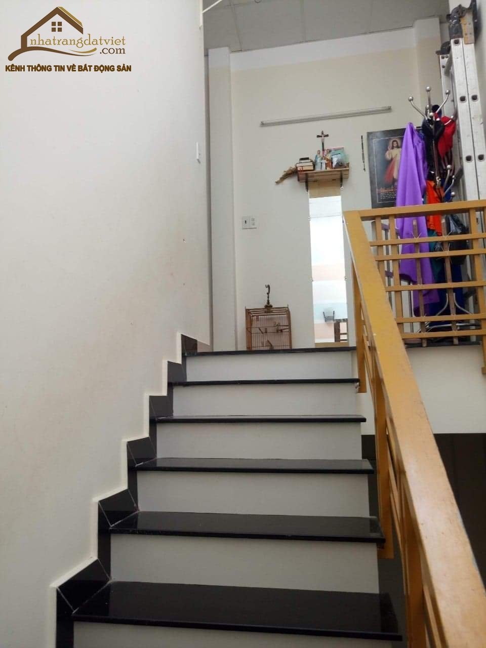 Bán nhà 2 tầng kiên cố hẻm Trần Phú, gần trường tiểu học Vĩnh Nguyên 2, Nha Trang.