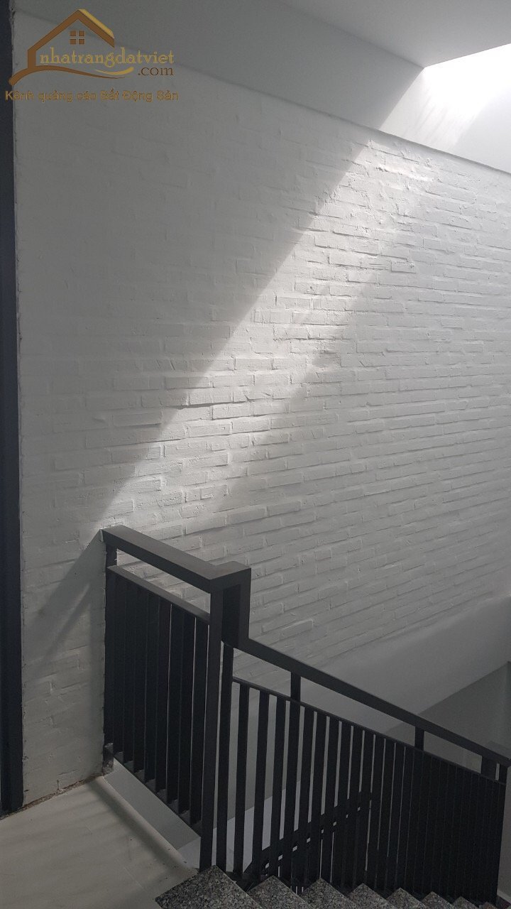 Bán nhà 2 tầng thiết kế hiện đại trung tâm phường ngọc hiệp nha trang giá chỉ 1.53 tỷ