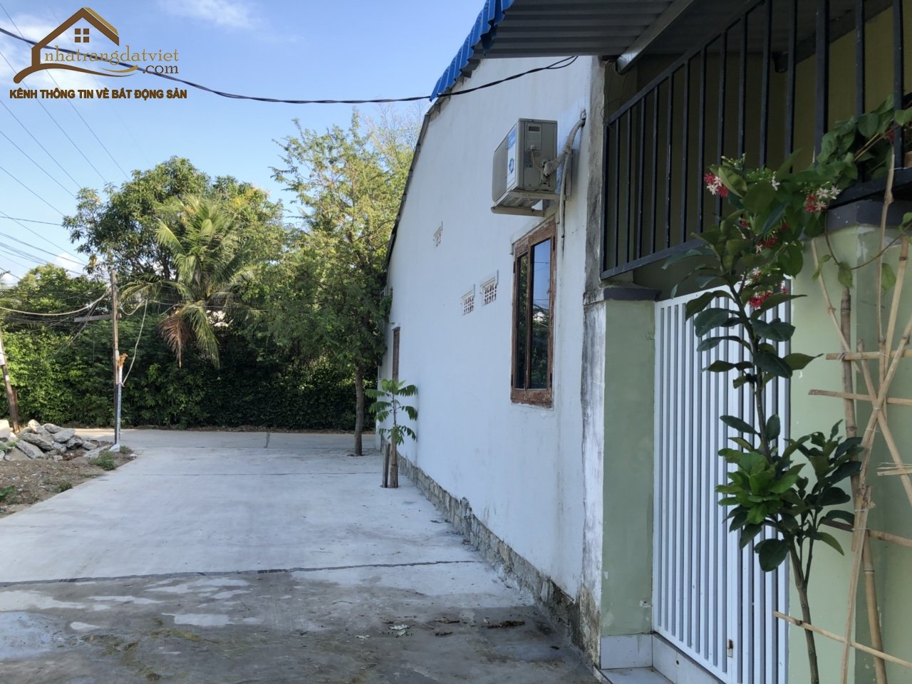 Bán nhà hẻm 6m cách đường 23/10 nha trang chỉ 50m giá 1.3 tỷ