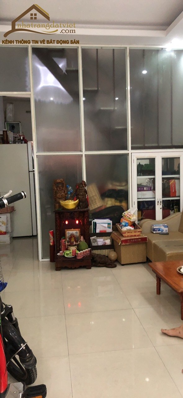 Bán nhà hẻm Hùng Vương - phường Lộc Thọ cách biển chỉ 200m.