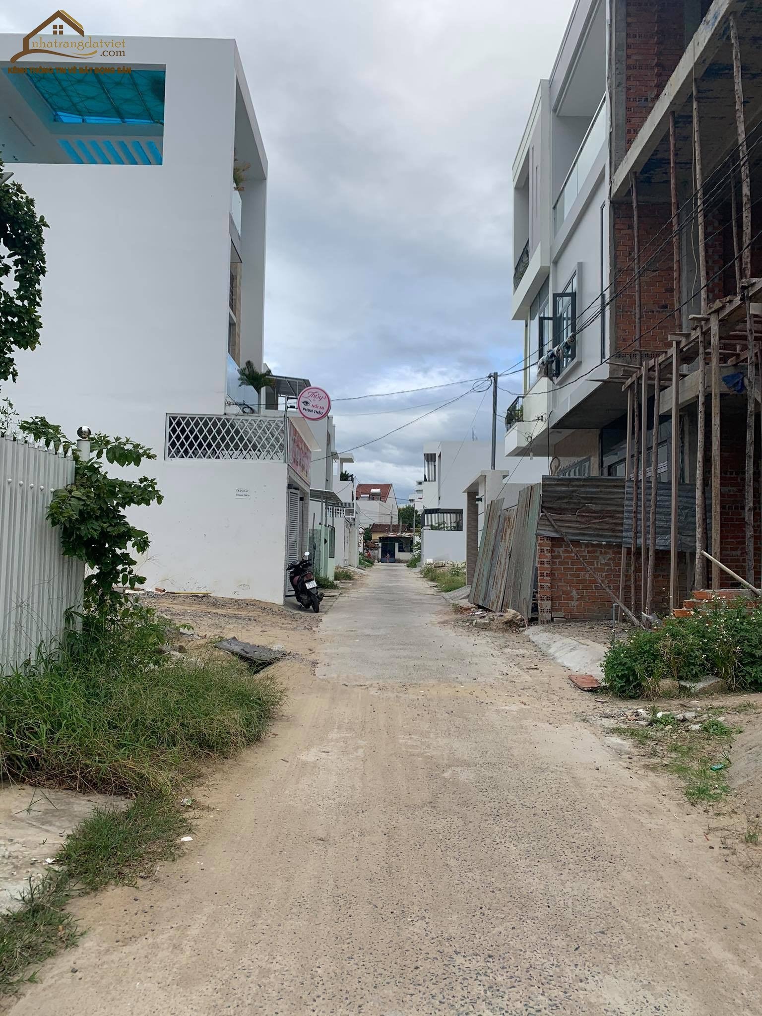 Bán 2 lô đất khu dân cư Lộc Phát - Nguyễn Chích sau lưng bến xe Phía Bắc Nha Trang cách 2/4 chỉ 50 mét.