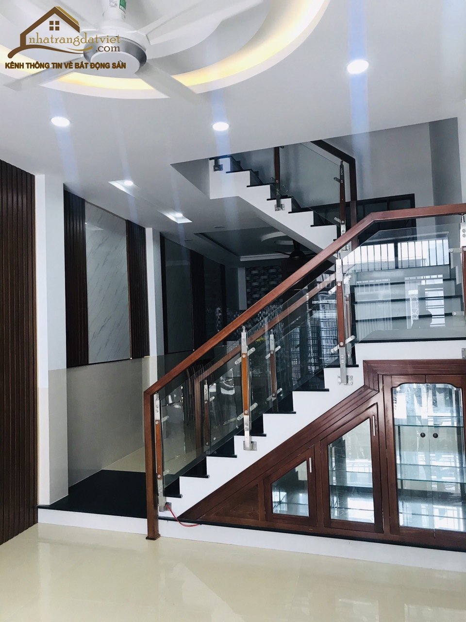 Bán nhà 4 tầng hẻm xe hơi đường 23/10, P. Phương Sơn, Nha Trang