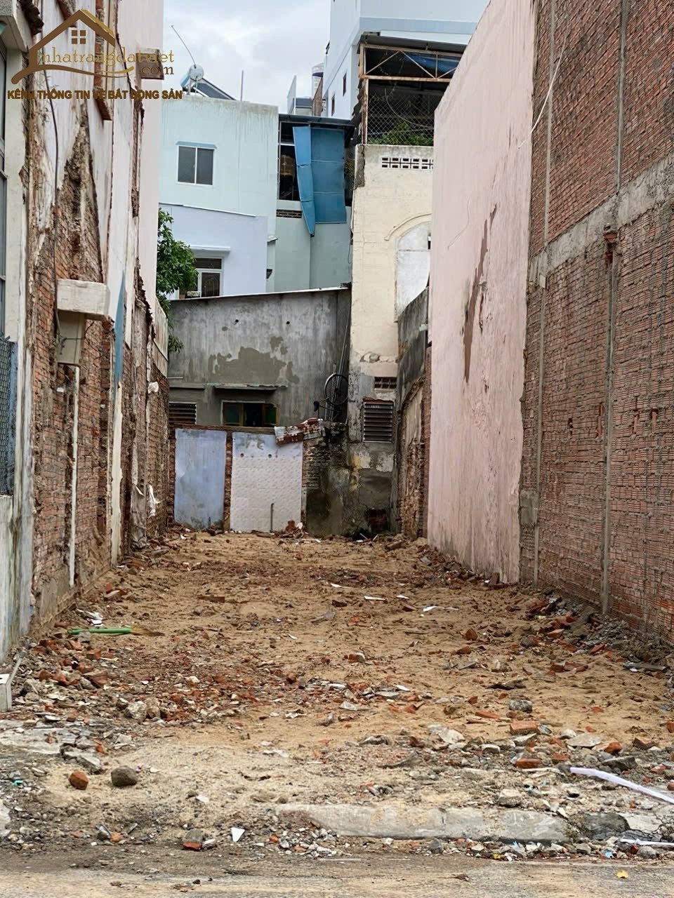 Bán lô đất mặt tiền đường CÔ BẮC gần khu chợ Xóm mới.