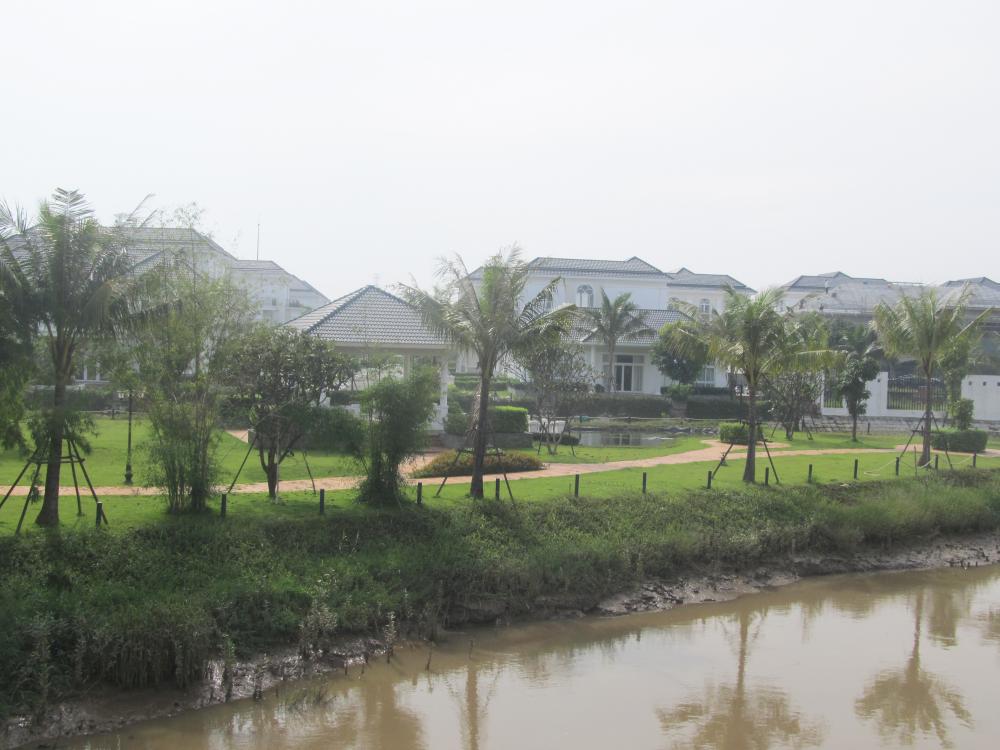 Biệt thự khu Tây Tp.HCM tăng giá thấp nhất 30%