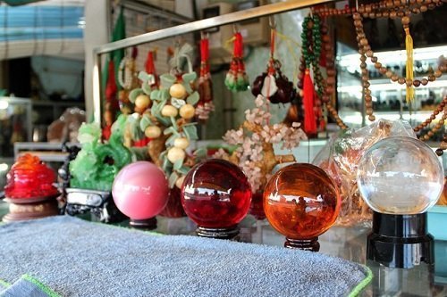 3 vật phẩm phong thủy không thể thiếu trên bàn làm việc