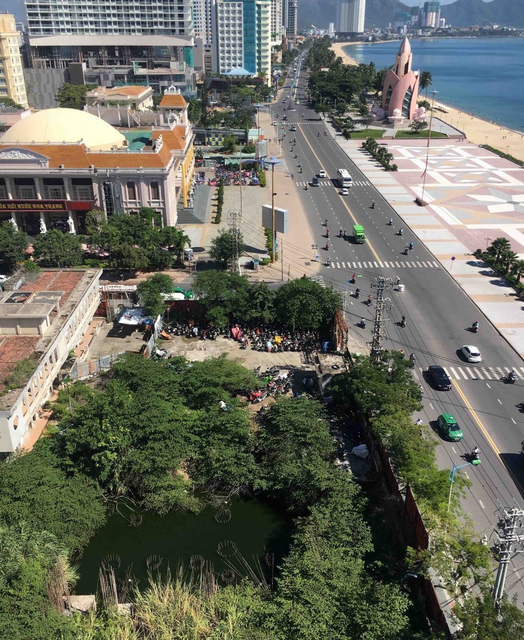 Nha Trang - Lãng phí đất vàng.