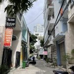 Cho thuê nguyên căn nhà nằm trong ngõ đường BIỆT THỰ gần biển.