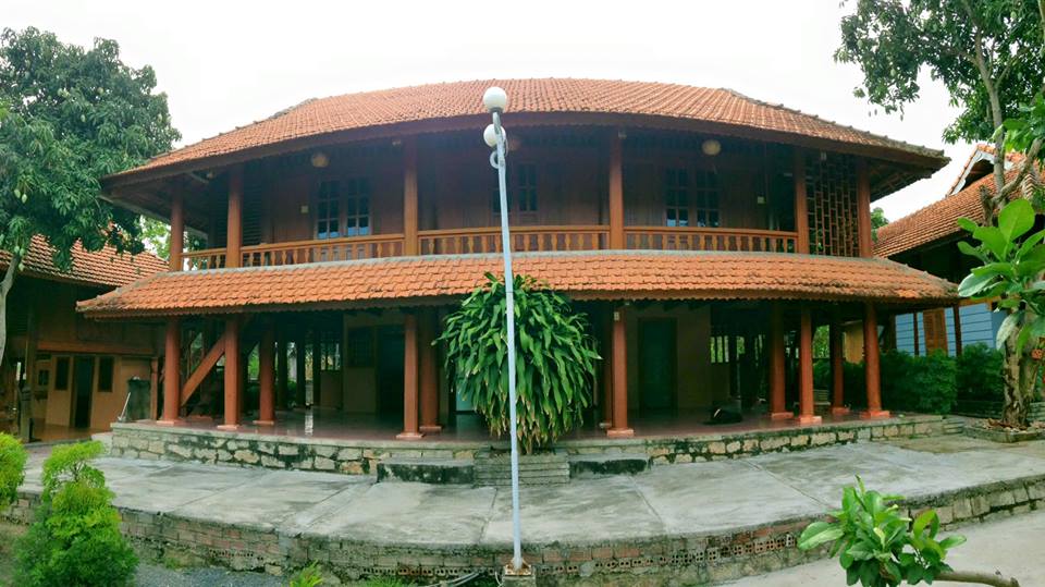 Nhà thiết kế theo phong cách kiến trúc phương Đông.