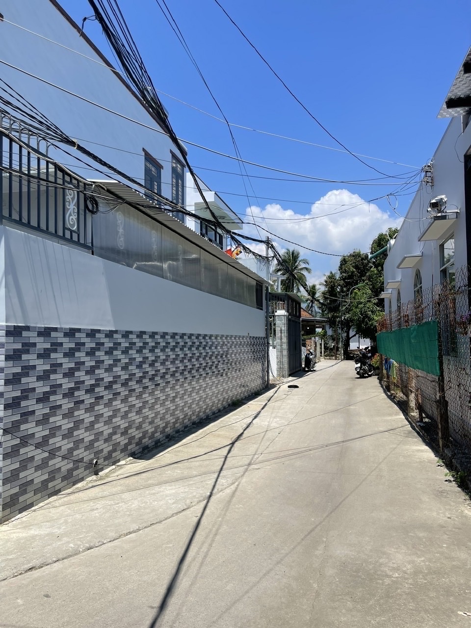 BÁN NHÀ RIÊNG HẺM 1170 ĐƯỜNG 2 THÁNG 4 PHƯỜNG VẠN THẮNG, NHA TRANG.