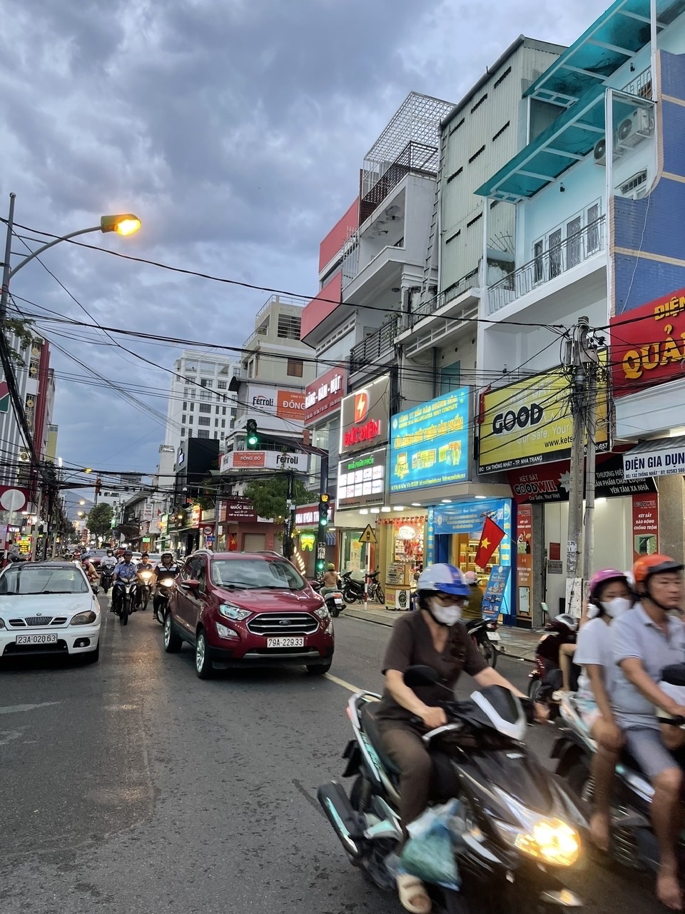 BÁN NHÀ MẶT TIỀN ĐƯỜNG THỐNG NHẤT PHƯỜNG NHA TRANG.